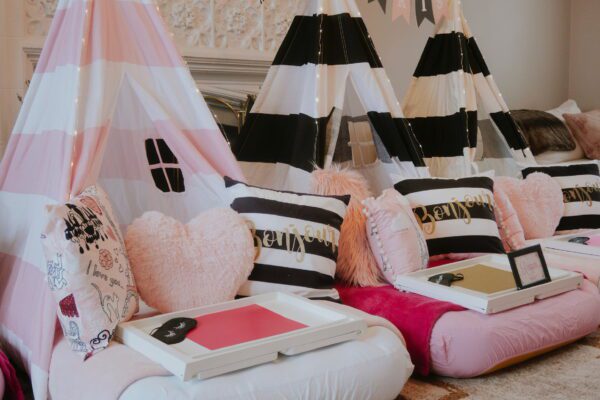 Paris Dreams Teepee 7 pc Sleepover Set - Image 3