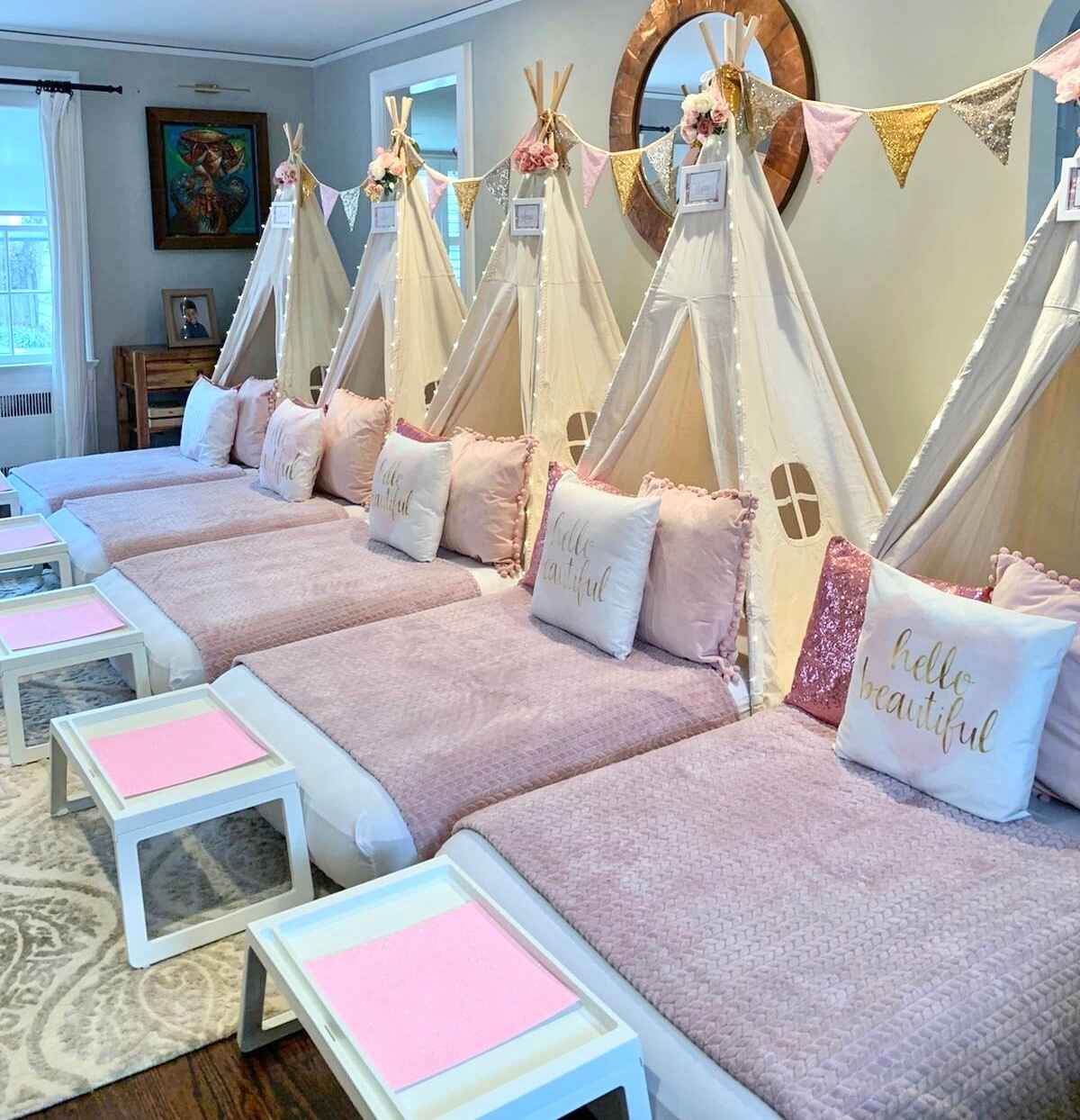 Read more about the article Top 8 Lux Glam Sleepover Party Ideas