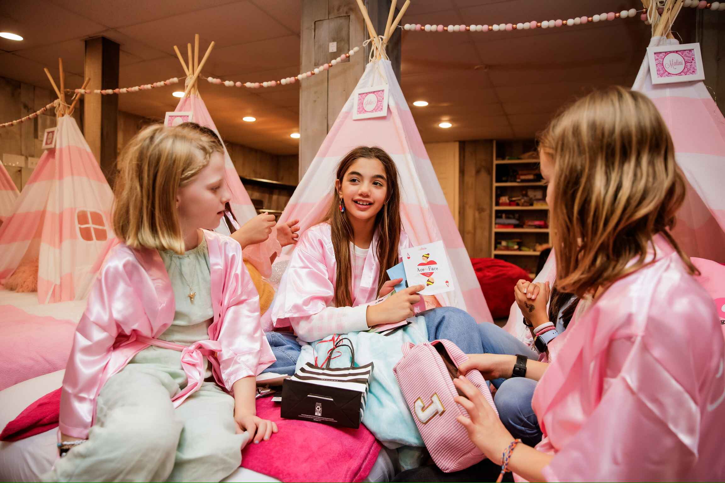 Read more about the article 🎉 The Sleepover Party Shop Ultimate Host Guide 🎉